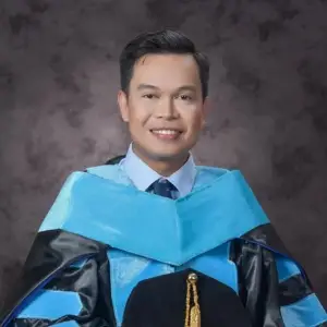 Dr. Darius Montaño